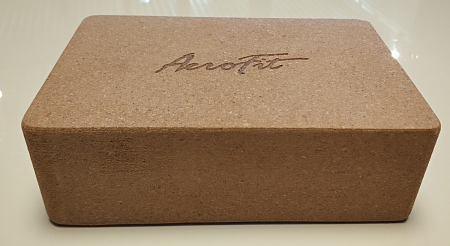 Блок для йоги пробковый Aerofit AFBL02 | Aerofit Professional | aero-fitnes.ru