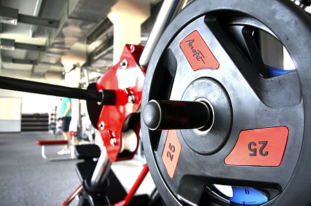 Олимпийский обрезиненный диск Aerofit 1,25 кг, черно-желтый | Aerofit Professional | aero-fitnes.ru