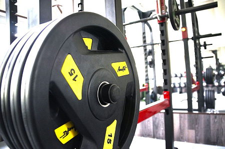 Олимпийский обрезиненный диск Aerofit 20 кг, черно-синий | Aerofit Professional | aero-fitnes.ru